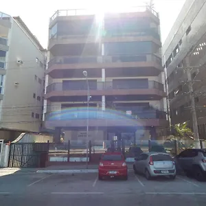 https://lindo-e-bem-localizado-3-quartos-de-frente-p-mar.cabofriohotels.org